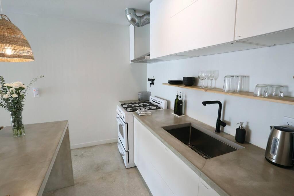 Concrete Suite 5 Min Walk To Shands Uf Gainesville Esterno foto
