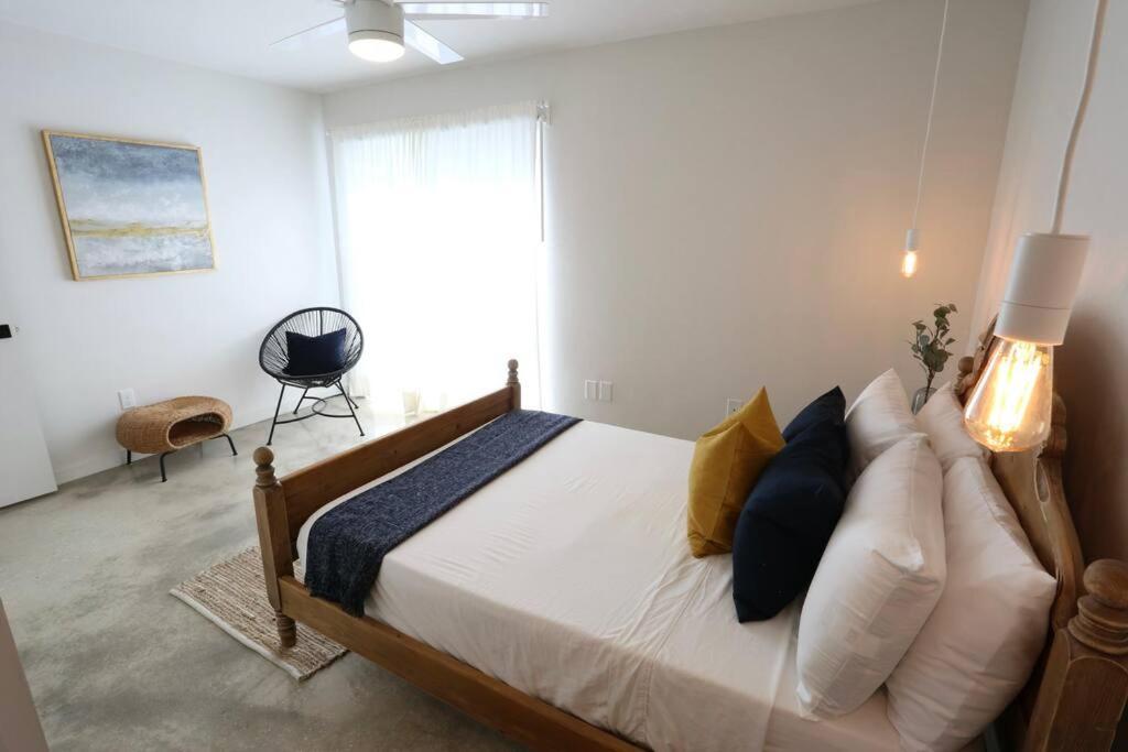 Concrete Suite 5 Min Walk To Shands Uf Gainesville Esterno foto