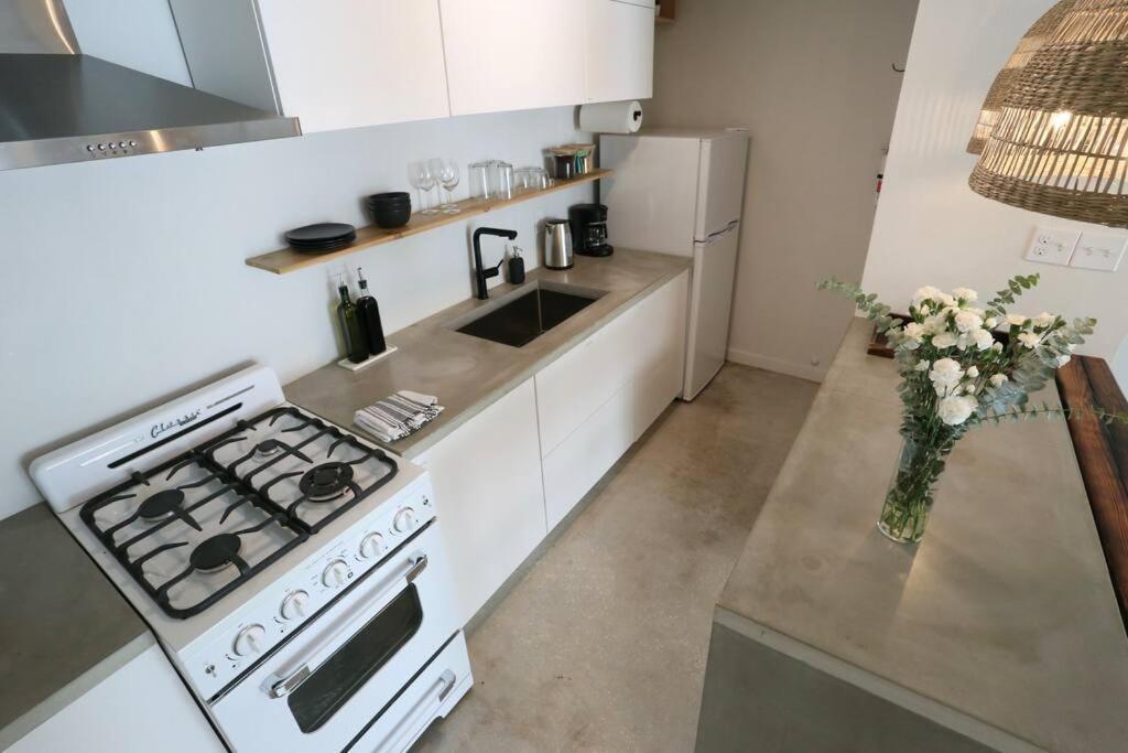 Concrete Suite 5 Min Walk To Shands Uf Gainesville Esterno foto